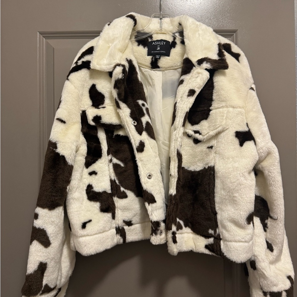 Ashley By 26 International Women's Black and White Cowhide Jacket